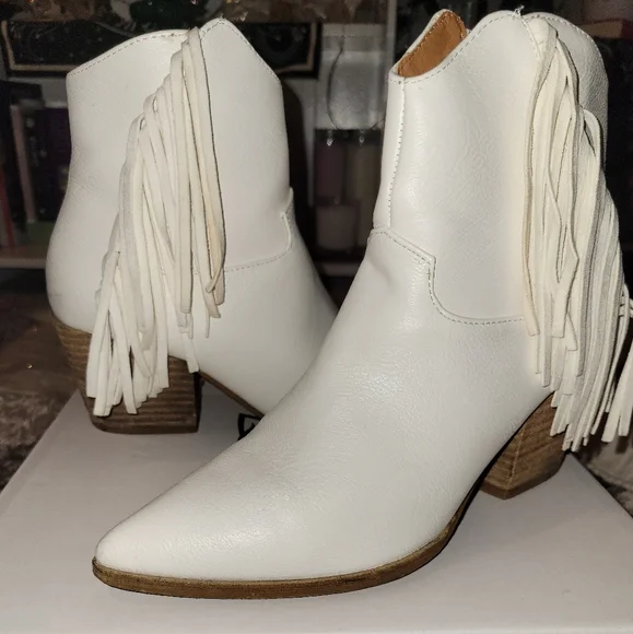 Beast Fringe Booties White 7.5 - Picture 1 of 5